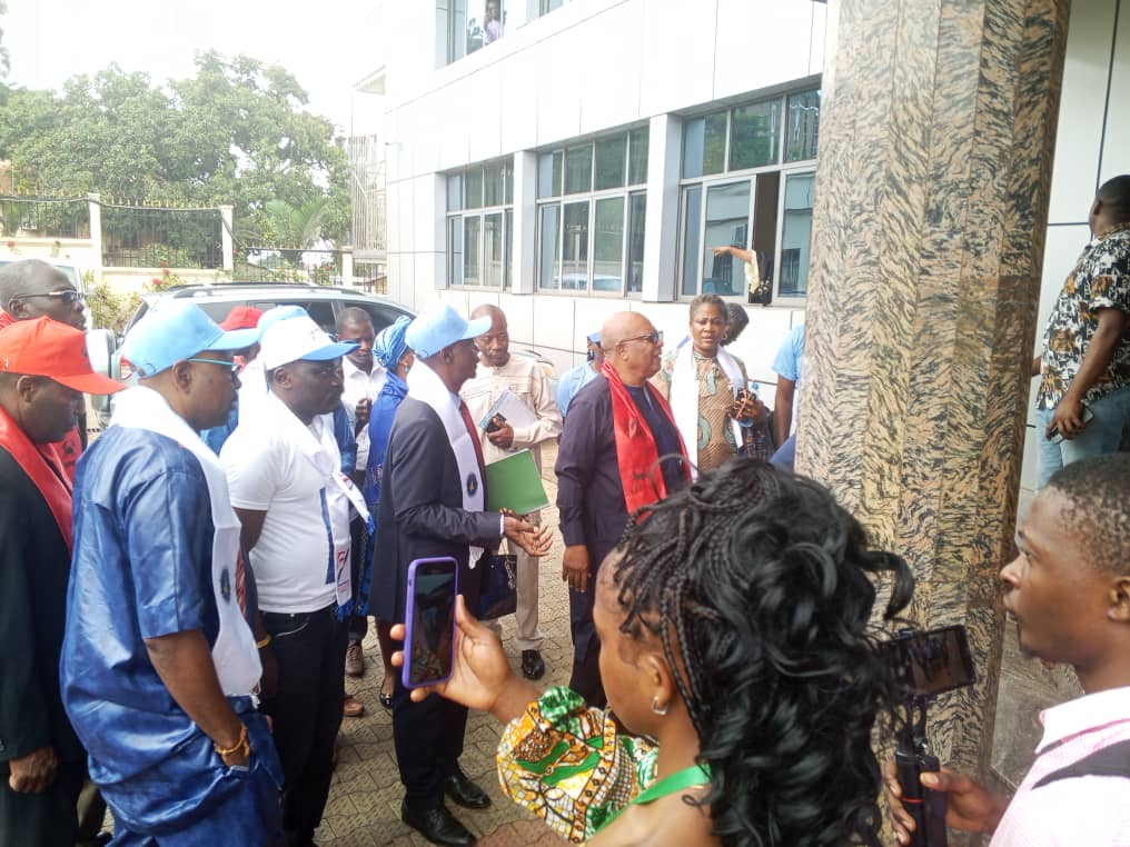 Présidentielle 2025 au Cameroun : le parti UNIVERS dépose la candidature de Maître AKERE MUNA