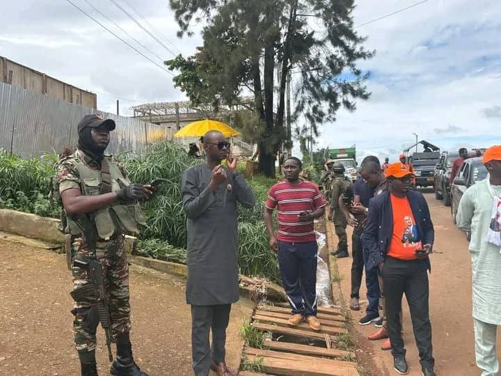 Cabral Libii tient un discours d’espoir aux populations du Nord-Ouest à Bamenda